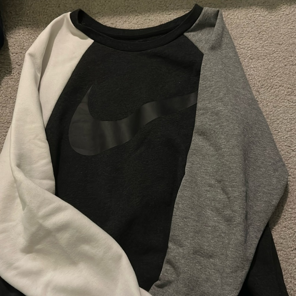 Nike dri-fit crew neck